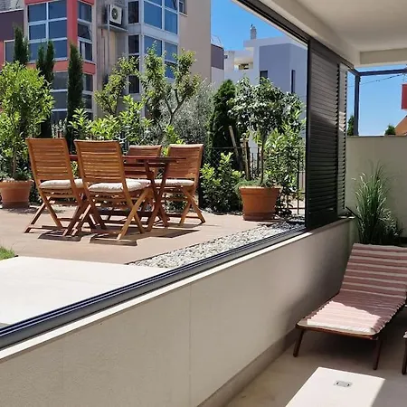 Luxury Oasis Apartment *